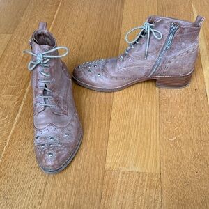 Donald J. Pliner Taupe Lace Up Boots